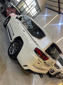 تۆیۆتا لاند کروزەر